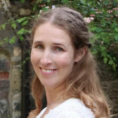 Profile Picture of Jane Groves (@JaneGrovesBooks) on Twitter