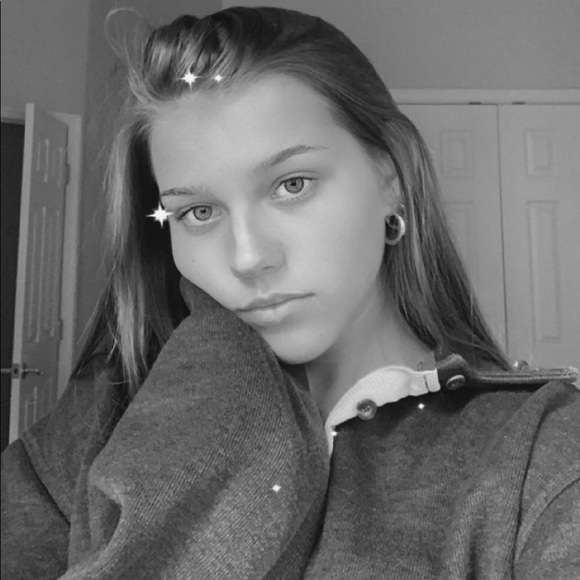 Profile Picture of Aiste Orentas (@aiste_orentas) on Poshmark