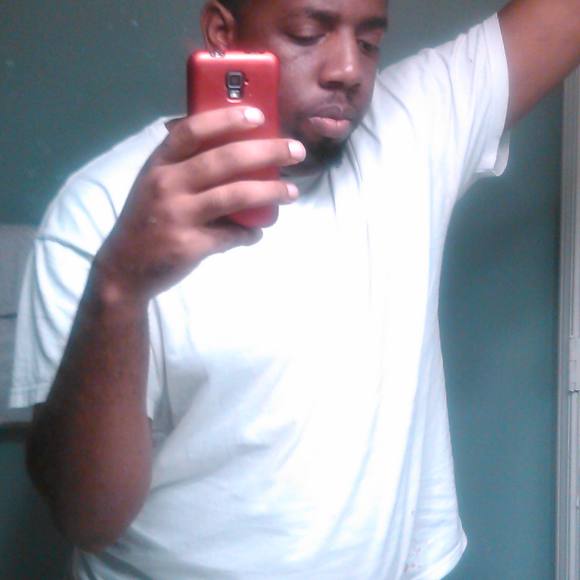 Profile Picture of Terrence White (@terrencewhit210) on Poshmark