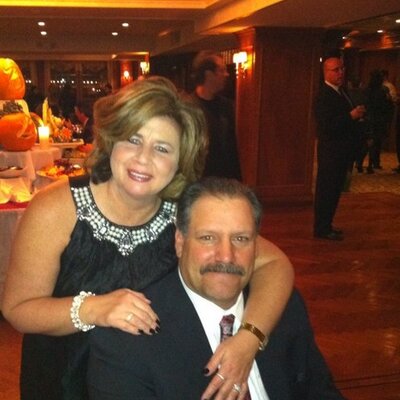 Profile Picture of Lori Testa (@ricknlynz) on Twitter