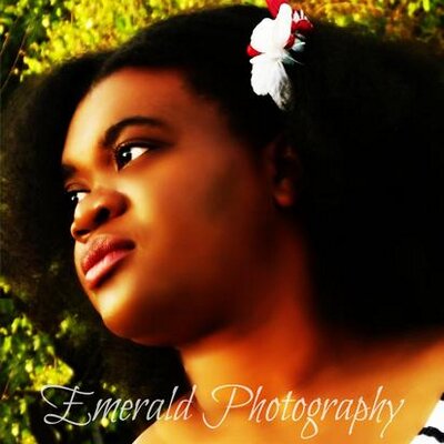 Profile Picture of Shannon Barnes (@NapturaleLiving) on Twitter