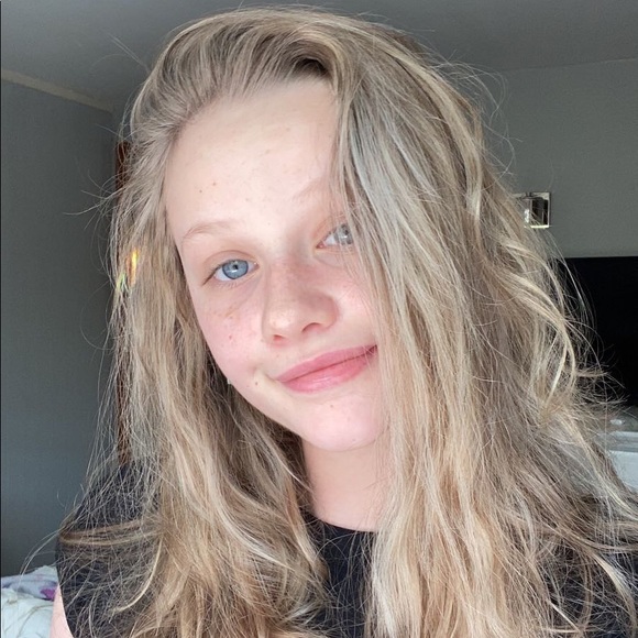 Profile Picture of Bree Costine (@breecostine) on Poshmark