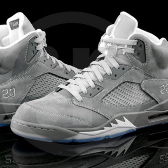 Profile Picture of Nadeen Jeffrey (@suineg) on Poshmark