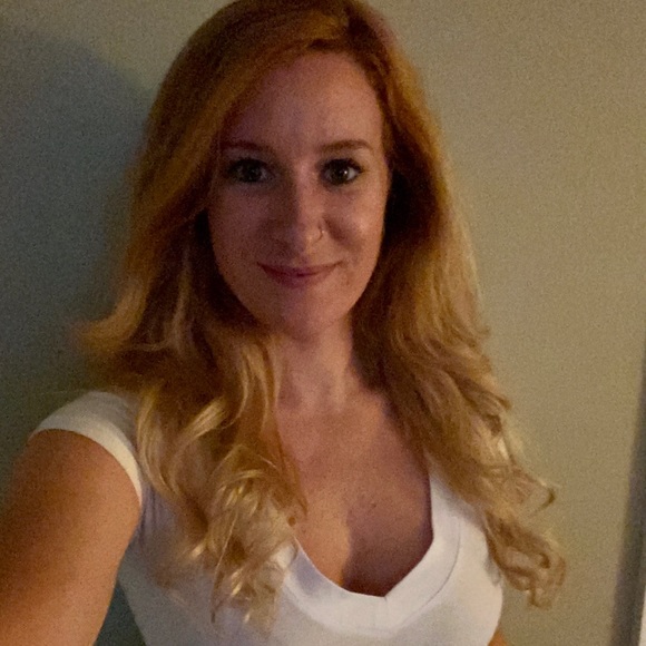 Profile Picture of Hillary Spicuzza (@hillary123848) on Poshmark