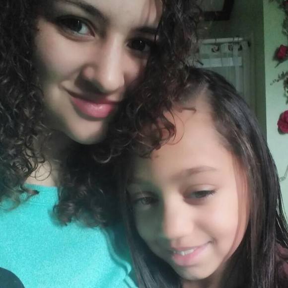 Profile Picture of Jessica Poteat (@jess5588) on Poshmark