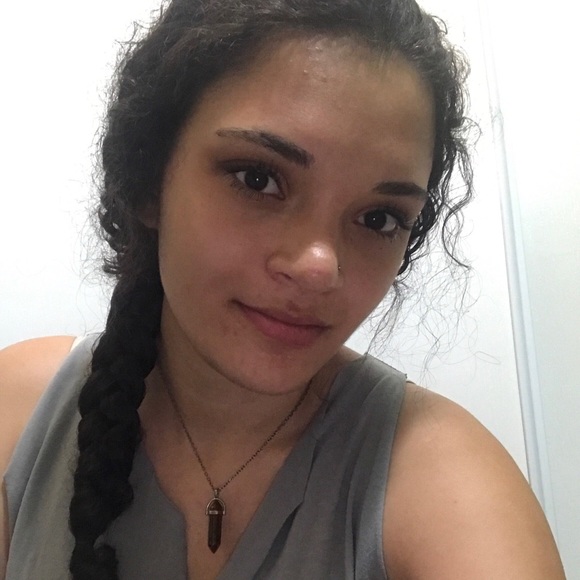 Profile Picture of Torri Bailey (@torri_bailey) on Poshmark