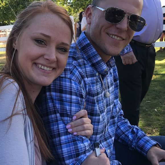 Profile Picture of Heather Bennett (@hbennett123) on Poshmark