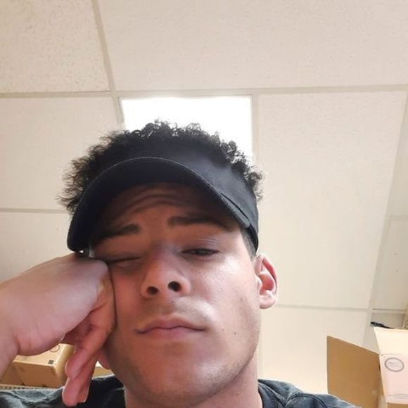 Profile Picture of Scott Fry (@scottfry1127) on Poshmark