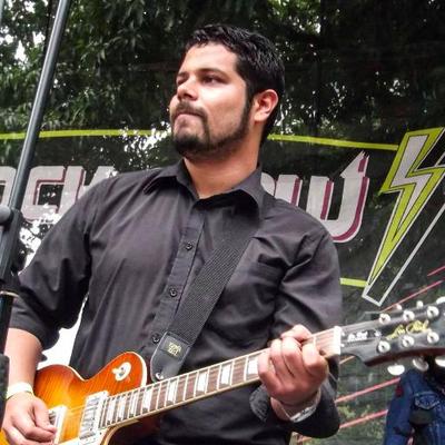Profile Picture of Carlos Canizalez (@carlosmusic88) on Twitter
