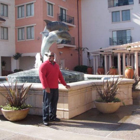 Profile Picture of Jon Ede (@jon_ede) on Poshmark