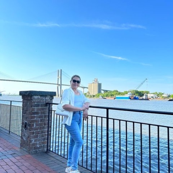 Profile Picture of Marilou Labares (@marilou_labares) on Poshmark