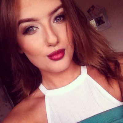 Profile Picture of Holly Mcdougall (@hollylouisemc) on Twitter