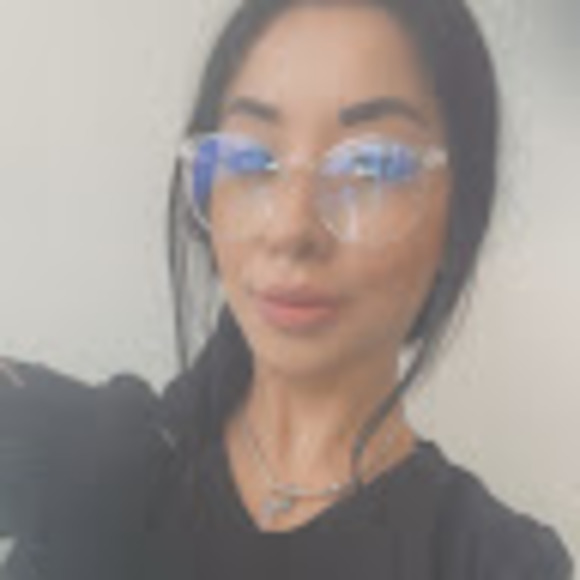 Profile Picture of Ivy Pena (@ivyp60) on Poshmark