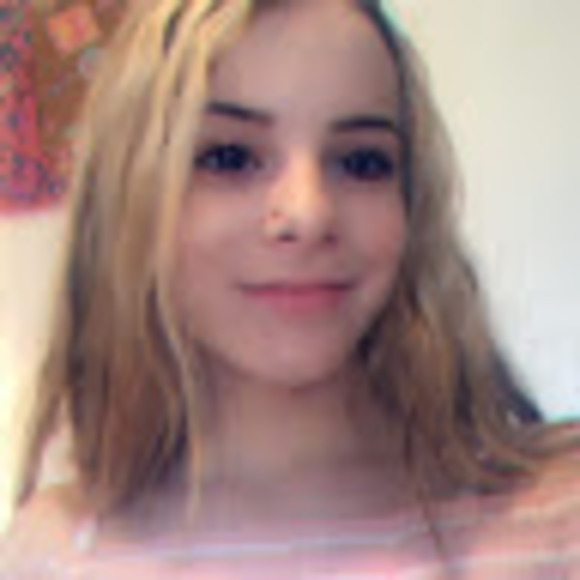 Profile Picture of Johnna Weeks (@johnnaweeks77) on Poshmark