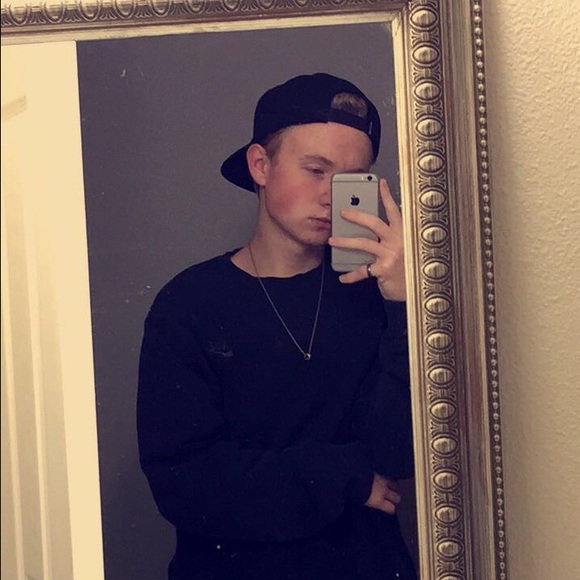 Profile Picture of Garrett Stevens (@incript) on Poshmark