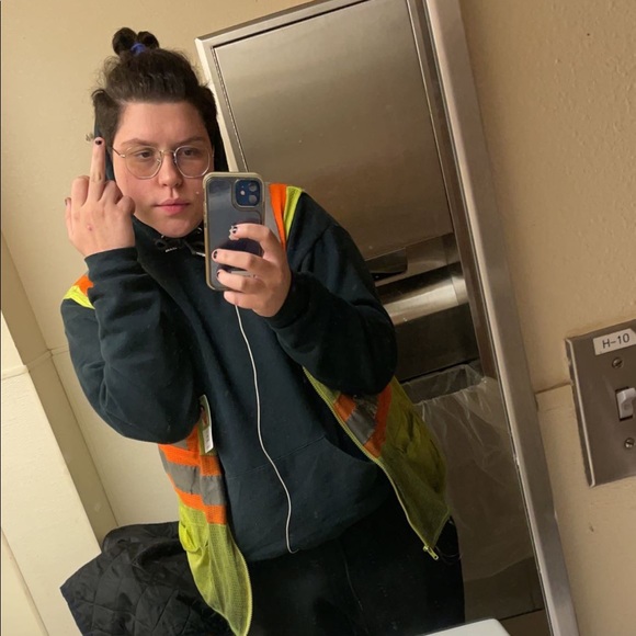 Profile Picture of Hailey Holmes (@haileyholmes830) on Poshmark