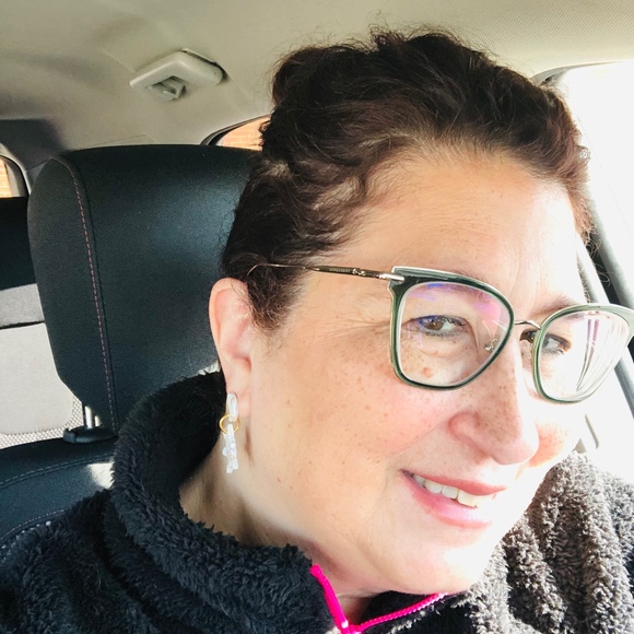 Profile Picture of Stephenie Hargrove (@stepheniehargro) on Poshmark