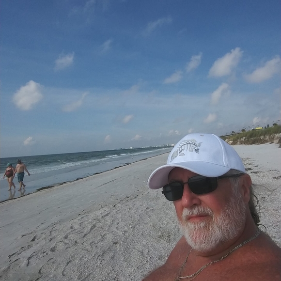 Profile Picture of Jeff Thornton (@jeffthornton909) on Poshmark