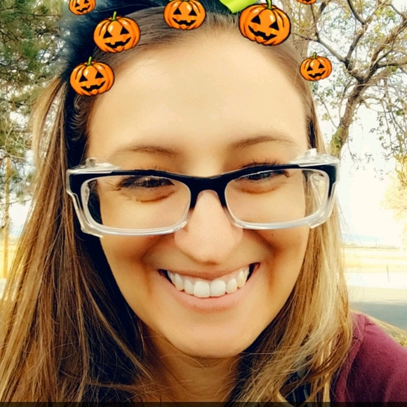 Profile Picture of Marcie Larsen (@buggylarsen09) on Poshmark