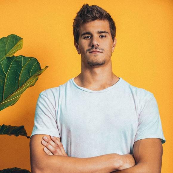 Profile Picture of Luca Spinazzola (@luca992) on Poshmark