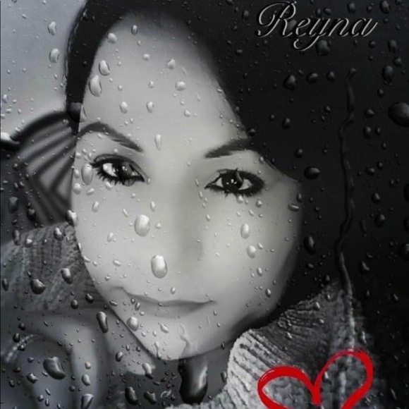 Profile Picture of Reyna Fernandez (@risabelita71) on Poshmark