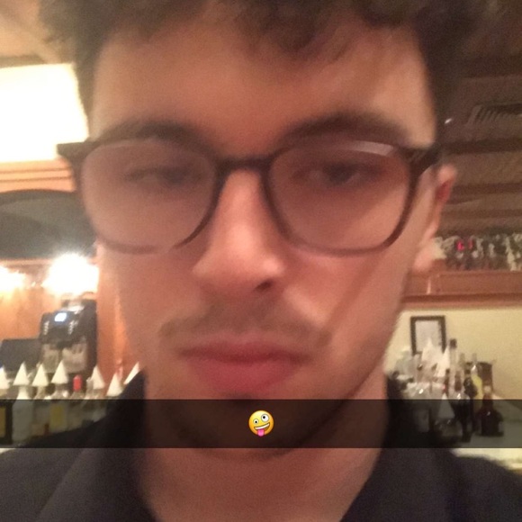 Profile Picture of Brutus Fowler (@bf304590) on Poshmark