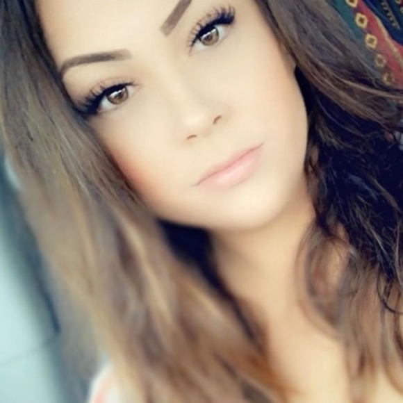 Profile Picture of Cassandra Lovene (@cassielovene) on Poshmark