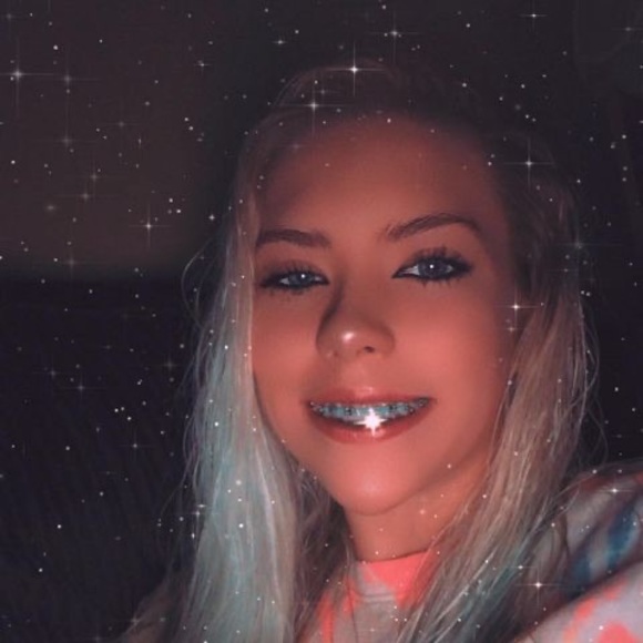 Profile Picture of Ivy Kidd (@ivykidd82) on Poshmark