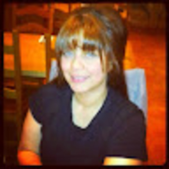 Profile Picture of Zeze Dotseth (@zeze_dotseth) on Poshmark