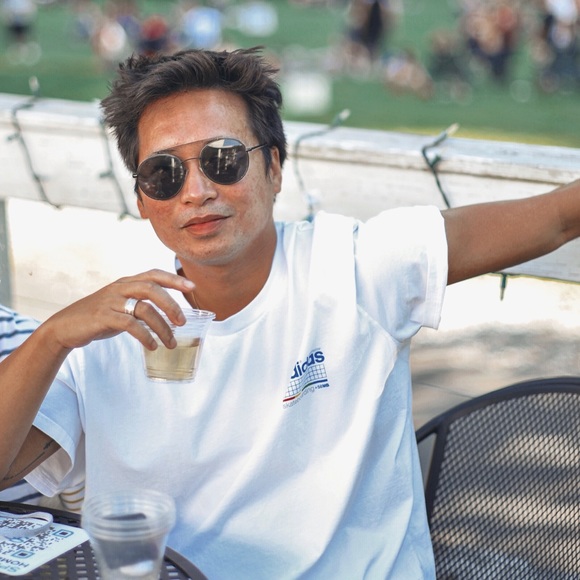 Profile Picture of Robert rey Layson (@roblayson) on Poshmark