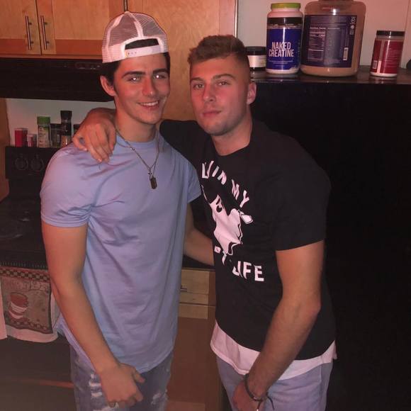 Profile Picture of Danny Owen (@dannyowen27) on Poshmark