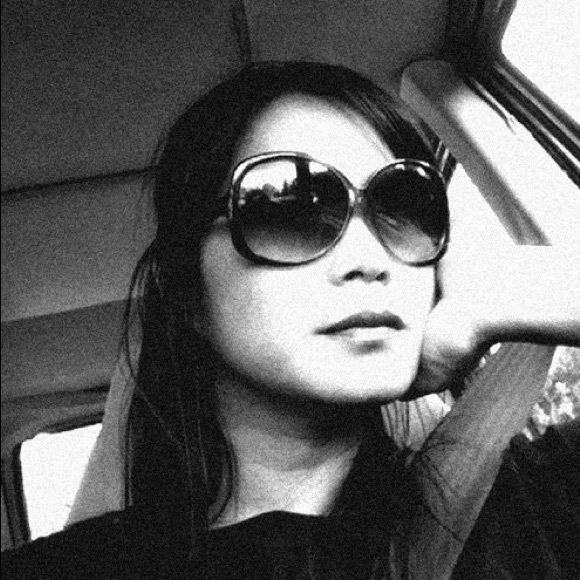 Profile Picture of Arlen Hizon (@orangecrush5) on Poshmark