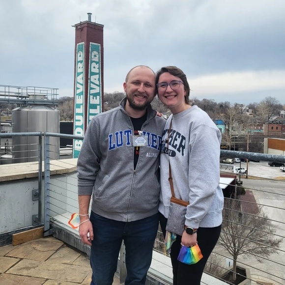 Abigail Conzett - Poshmark Profile Picture of Abigail Conzett (@abigailruthk) on Poshmark