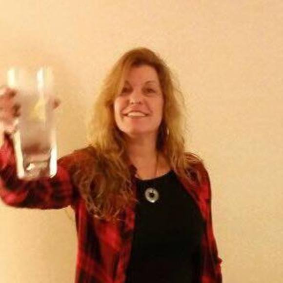 Profile Picture of Debbie Dunne murphy (@debmurphy28) on Poshmark