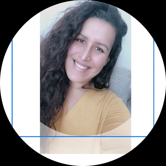 Profile Picture of Karla Lasee (@karlarvalencia) on Poshmark