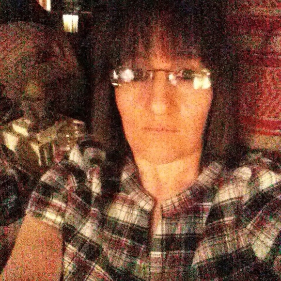 Trish Delullo - Poshmark Profile Picture of Trish Delullo (@trishmarie3) on Poshmark