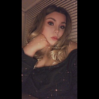 Profile Picture of Shan X (@shannondee_x) on Twitter