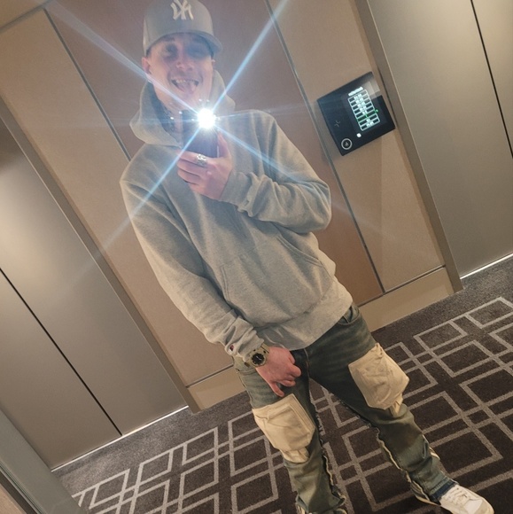 Profile Picture of Micah Brewer (@micahbrewer206) on Poshmark