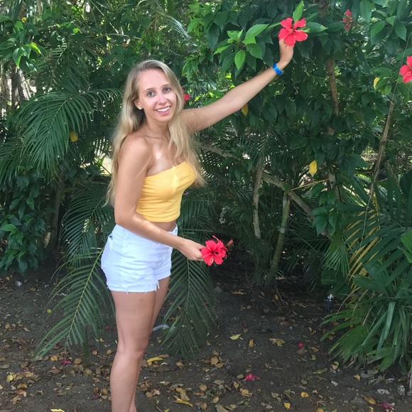 Profile Picture of Patrycja Majewski (@thegeekyblonde) on Poshmark