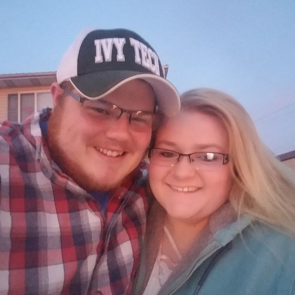 Profile Picture of Brad White (@bradwhite423) on Poshmark