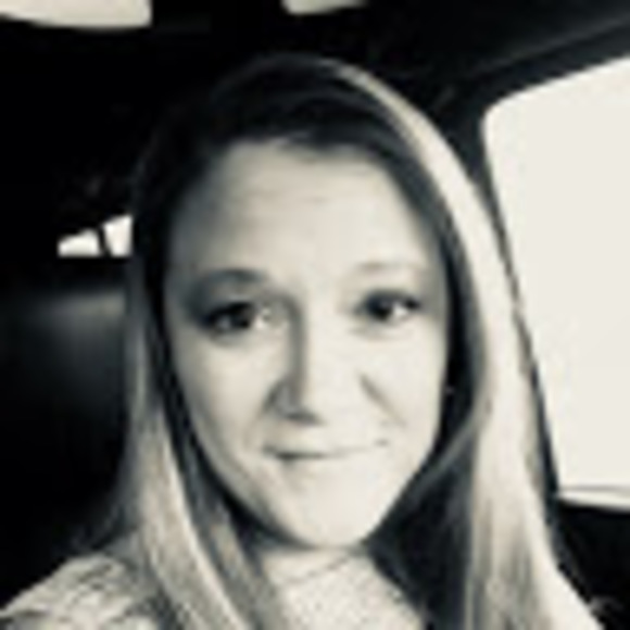 Profile Picture of Jessica Cates (@halladayjessica) on Poshmark