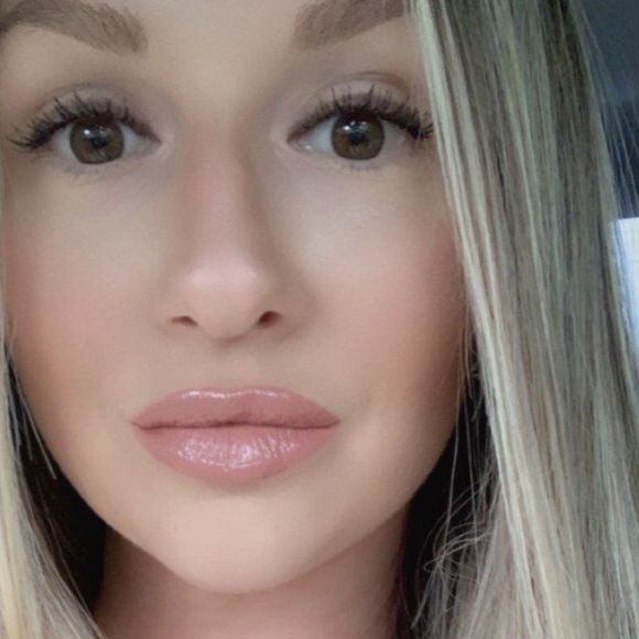 Profile Picture of Megan Hymel (@mchymel1) on Poshmark