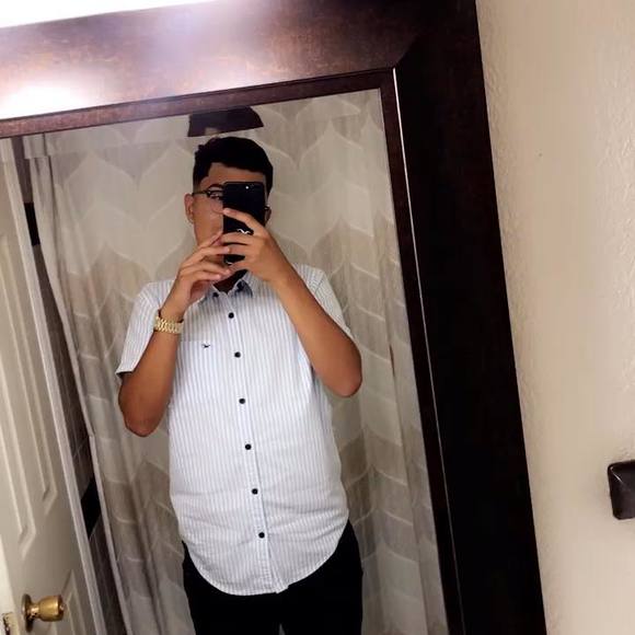 Profile Picture of Erick Murillo (@erickmuri2001) on Poshmark