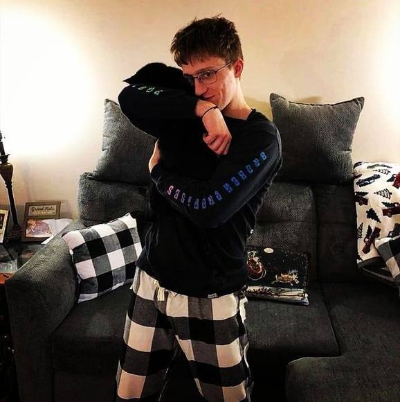 Profile Picture of Zachary Gillis (@zach_gillis) on Poshmark