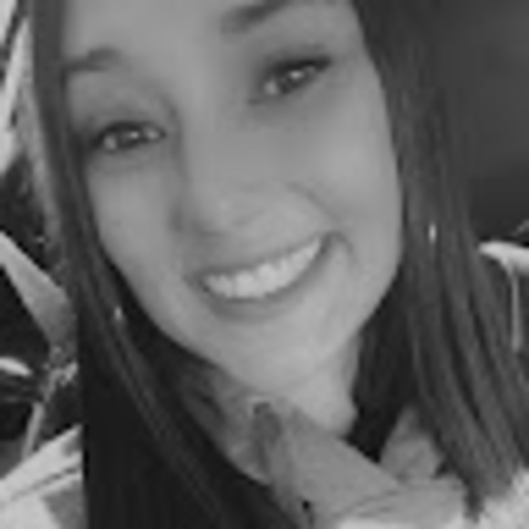 Profile Picture of Kyleigh nicole Grooms (@groomskyleigh57) on Poshmark