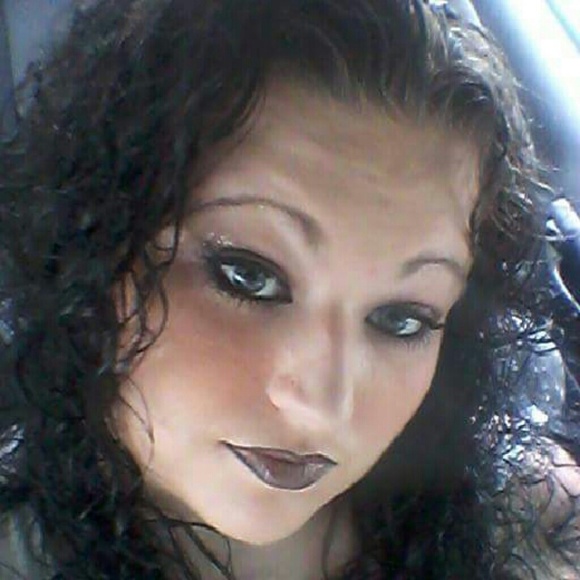 Profile Picture of Amanda Jaggie (@90manda) on Poshmark