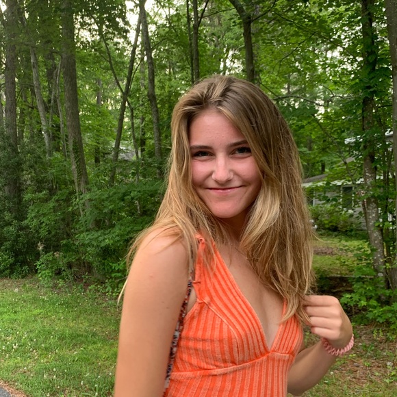 Profile Picture of Ava Pumpelly (@avapumpelly) on Poshmark