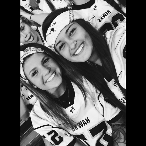 Profile Picture of Emily Cayton (@emcayton25) on Poshmark