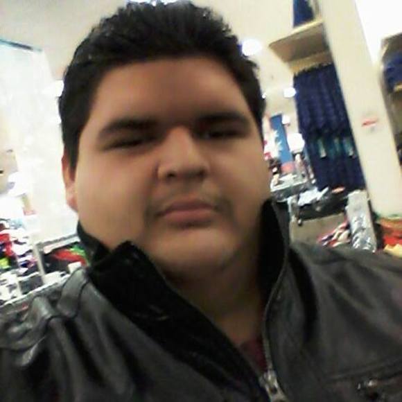 Profile Picture of Josue Rebollar (@rebollar_josue) on Poshmark