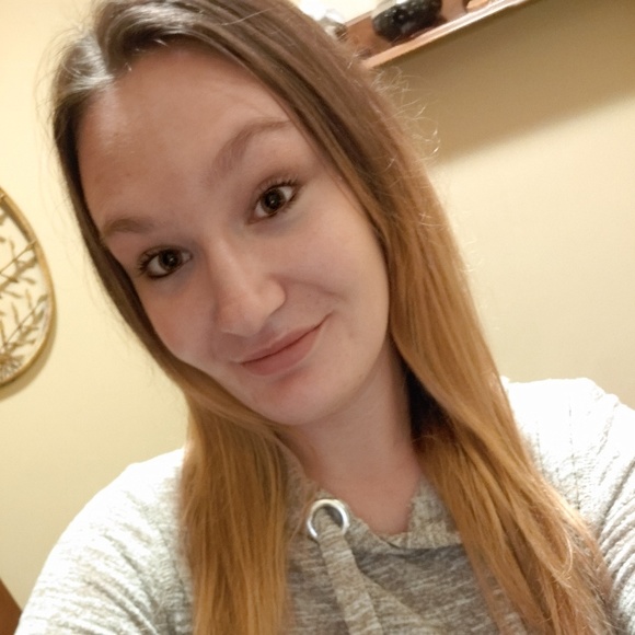 Profile Picture of Megan Skripko (@meganskripko) on Poshmark